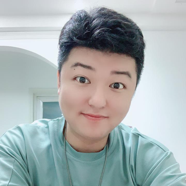 楠哥mz同雨鞋服的个人资料